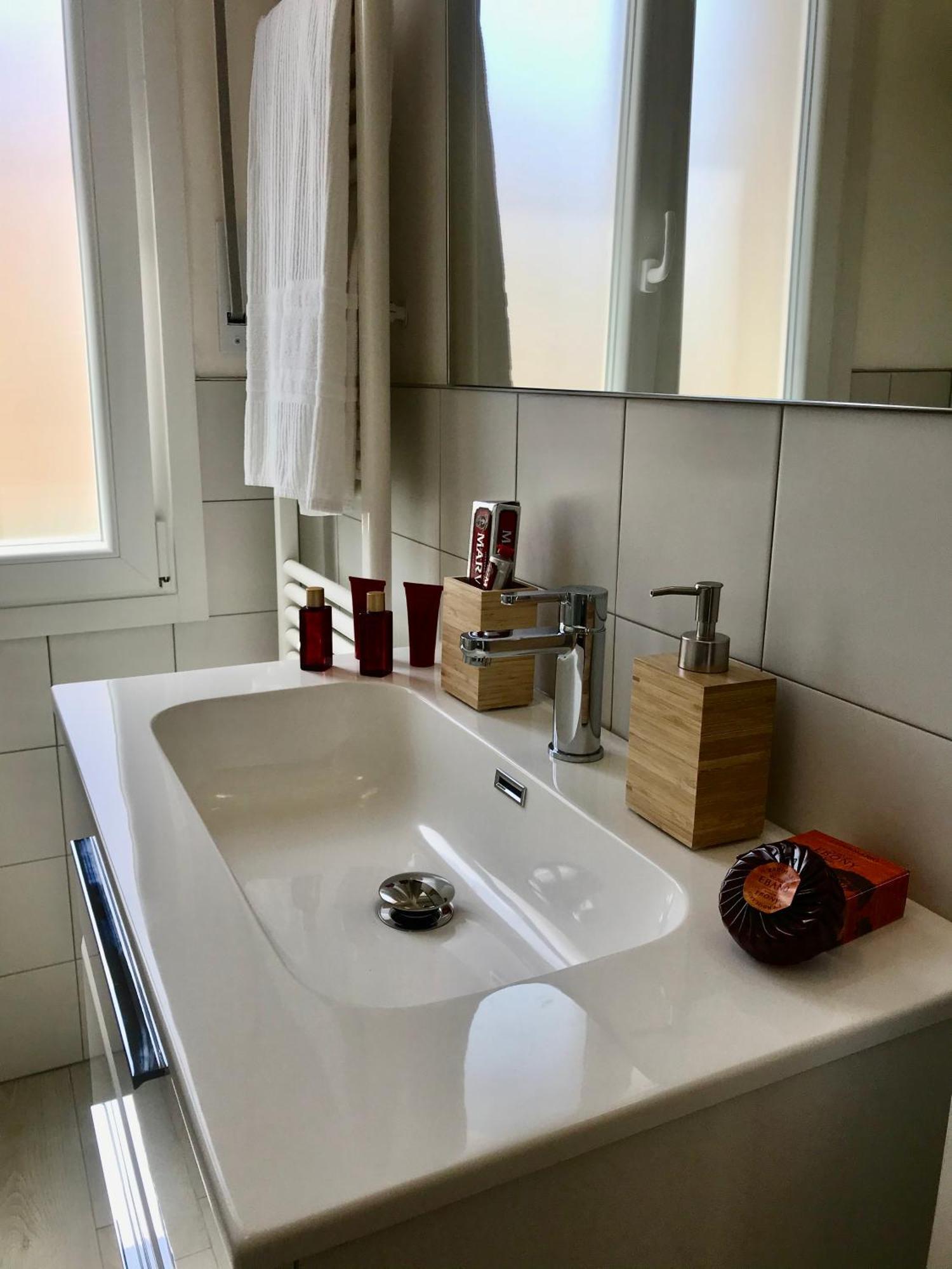 Suite Locchi. Vicino Tramvia/Careggi/Meyer Florenz Exterior foto